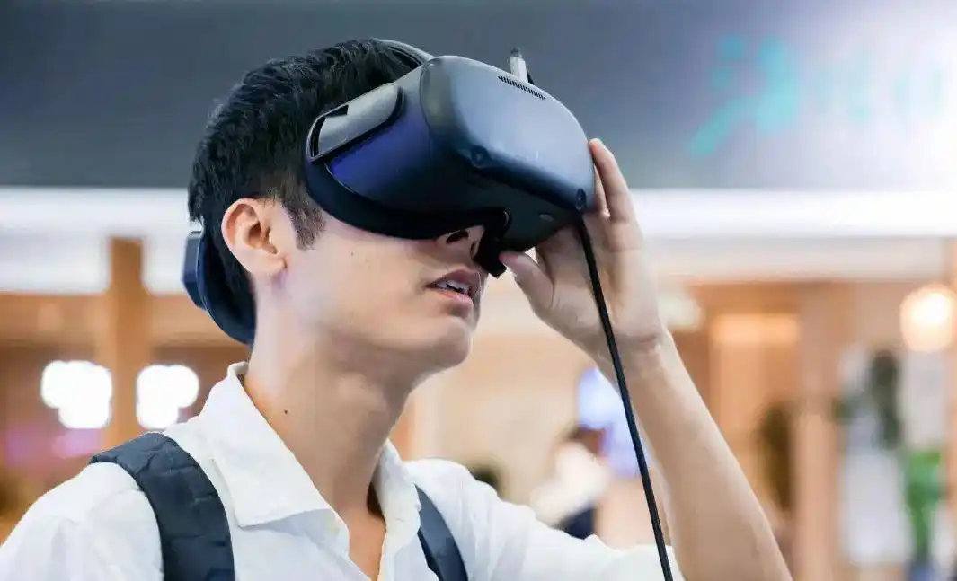 AIRНͿTWSC MicroOLEDAR@ʾKO|ֱSEMICON China