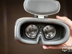 OculusC̓MFһҪOLED